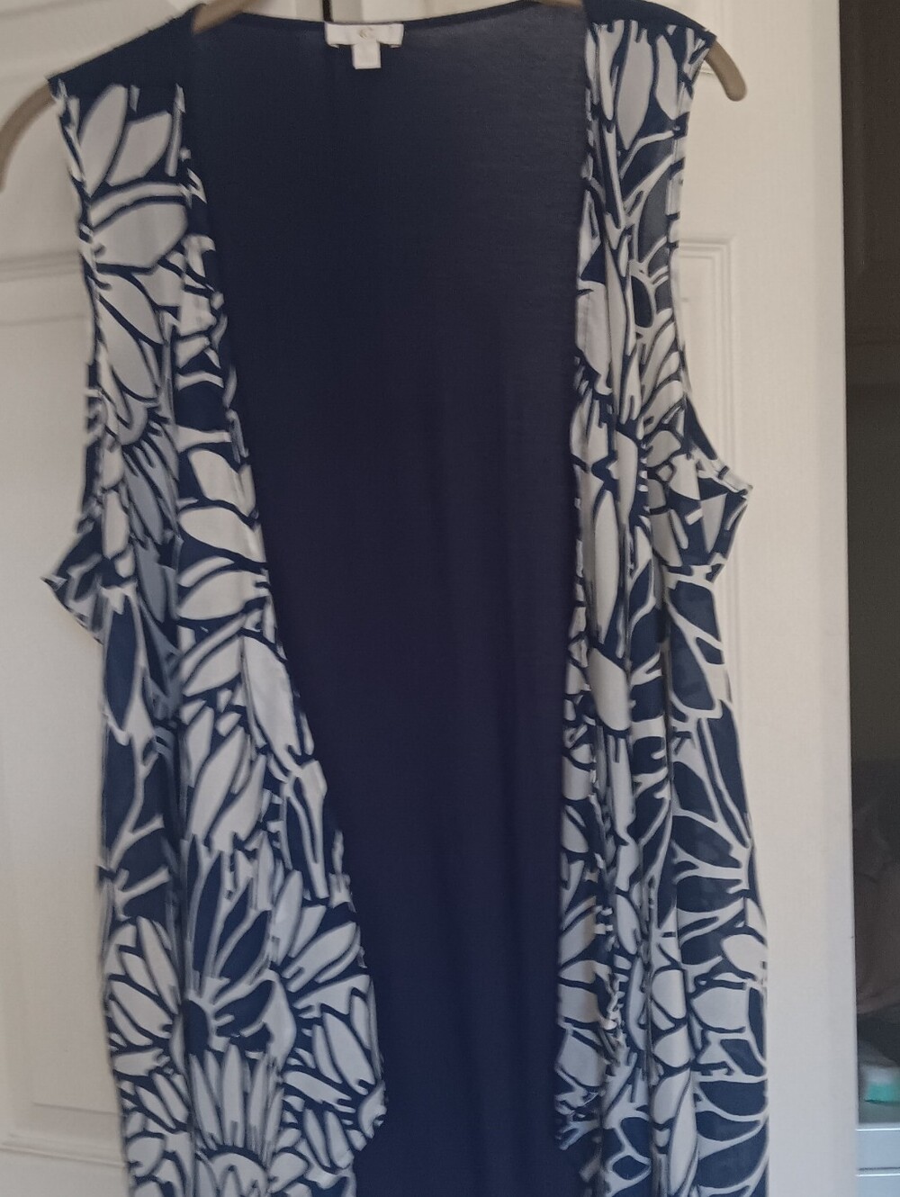 Charming Charlie Open Front Drape Vest White Blue Floral Top Size L